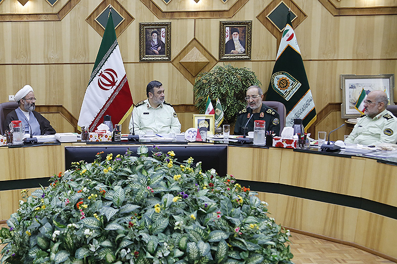 دیدار معاون فرهنگی و تبلیغات دفاعی ستاد کل نیروهای مسلح با فرمانده ناجا دیدار معاون فرهنگی و تبلیغات دفاعی ستاد کل نیروهای مسلح با فرمانده ناجا