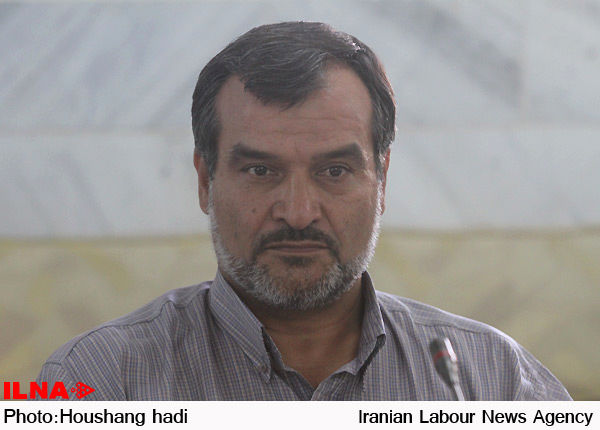 <a href='http://4workerhousesaveh5.niloblog.com/p/1/'>کاسه</a> صبر کارگران لبریز است/ مخالفان قانونکار به سنگ اندازی خاتمه دهند