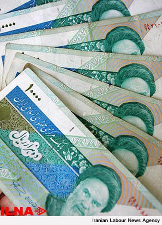 نرخ مالیات بر ارزش افزوده در سال ۹۴، ۹ درصد است 