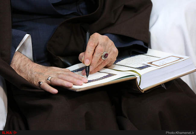 حضور رهبر انقلاب در منزل شهید محمدعلی بایرامی از شهدای ناجا