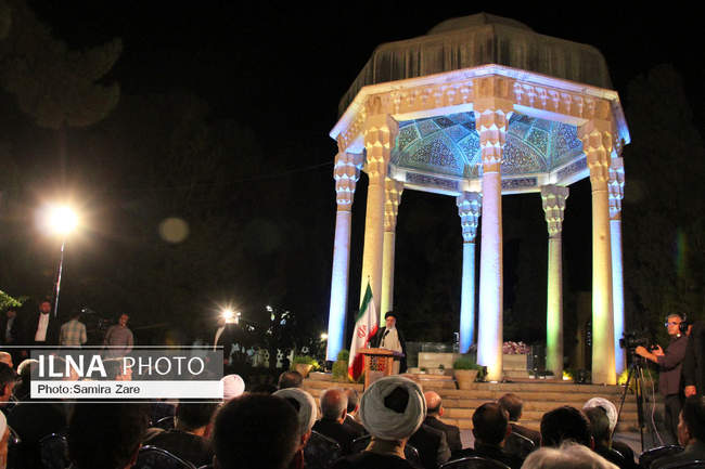 دیدار مردم شیراز با  رئیس جمهور و مراسم بزرگداشت حافظ