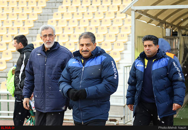 مسابقه فوتبال بین دو تیم نفت تهران و سایپای تهران