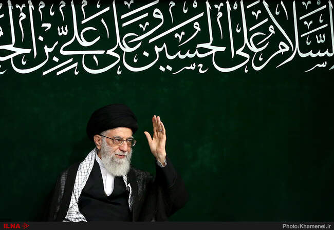 گزارش تصویری مراسم عزاداری شب عاشورا در حضور رهبر انقلاب 
