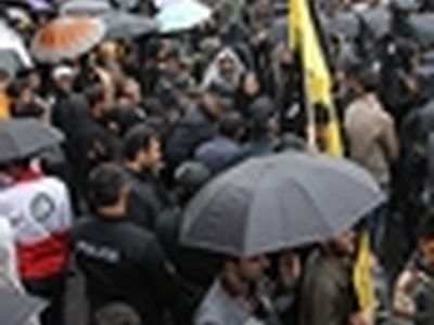 بدون شک نماد روشن عاشورا یوم‌الله ۱۳ آبان است