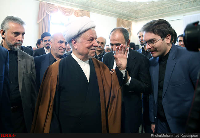 دیدار اعضای انجمن معماران و شهرسازان جوان با آیت الله هاشمی رفسنجانی