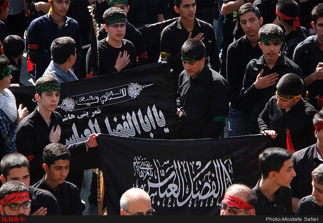 تجمع بزرگ نوجوانان عاشورایی در میدان امام حسین