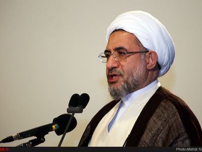 فاسدان در رأس قدرت آمریکا هستند، ما می‌گوییم حاکم باید عادل باشد