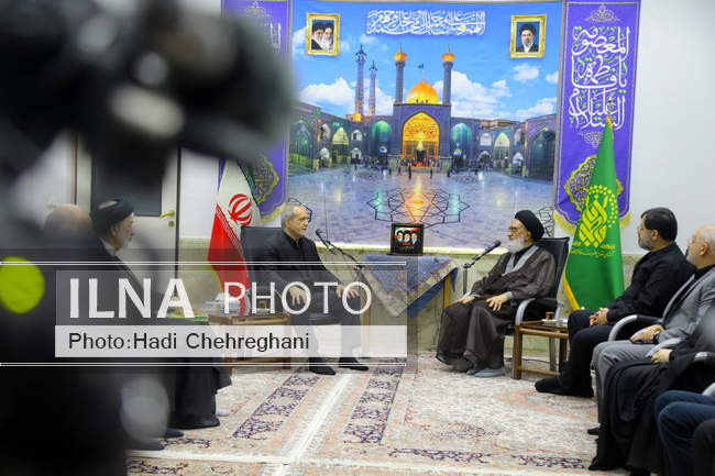 دیدار رئیس‌جمهور با علما و مراجع عظام در سفر به قم