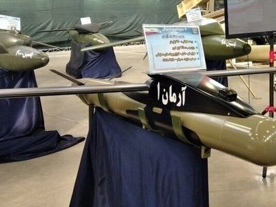 بازدید جمعی از نمایندگان مجلس از نمایشگاه دستاوردهای وزارت دفاع