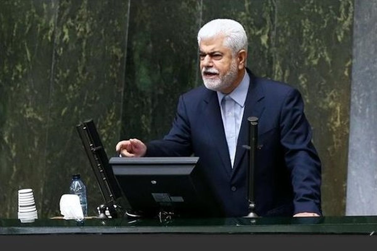 40 درصد جمعیت زاهدان حاشیه نشین‌اند/ حقوق کادر درمان باید افزایش یابد/ در بیمارستان‌ها کمبود اکسیژن داریم/ سیستان و بلوچستان آب ندارد