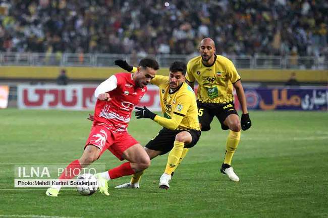 برد تیم فوتبال سپاهان اصفهان مقابل پرسپولیس تهران