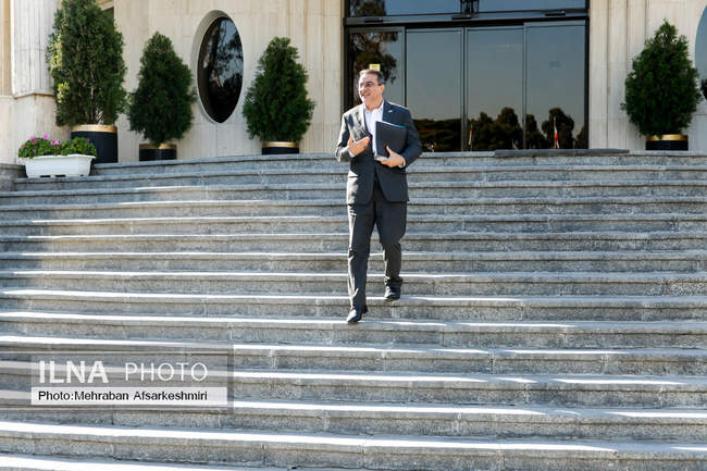 اعضای هیأت دولت در جمع خبرنگاران