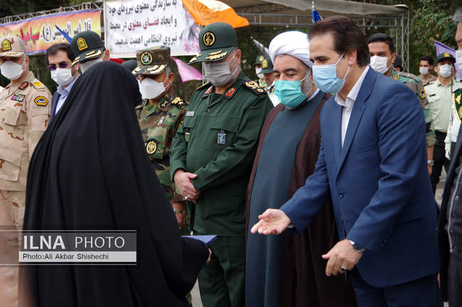 صبحگاه مشترک نیروهای نظامی و انتظامی در مشهد