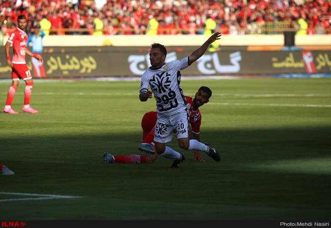 دیدار تیم های فوتبال پرسپولیس تهران و راه آهن تهران/2