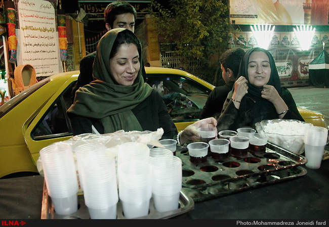 پخش نذری عزاداران حسینی 