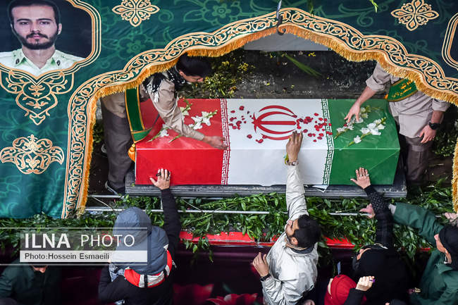 تشییع پیکر ۱۰۰ شهید مردمی و مدافع امنیت در تهران