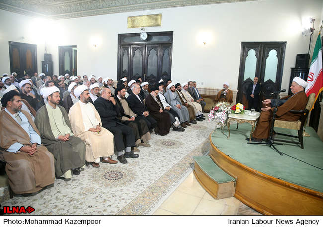 دیدار وزیر، معاونین و روحانیون وزارت‌خانه صنعت، معدن و تجارت با آیت 