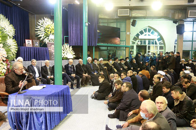 مراسم بزرگداشت آیت الله موسوی بجنوردی (ره) در حسینیه جماران 