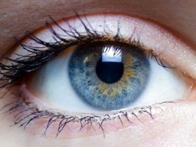 مشکلات شبکیه چیست و چه علائمی دارد؟