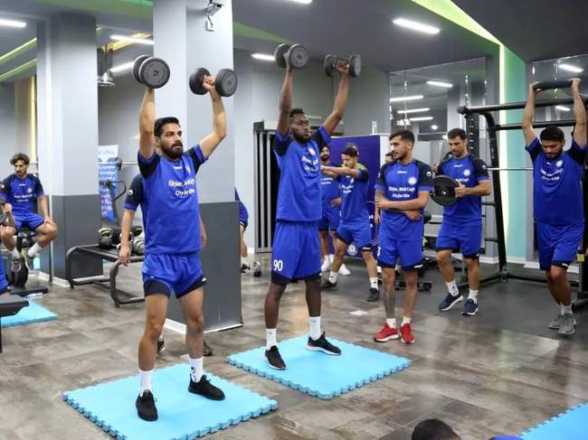 گزارش تصویری تمرینات گل‌گهر سیرجان در سالن بدنسازی