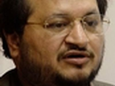 محمد شریعتمداری روز خبرنگار را تبریک گفت