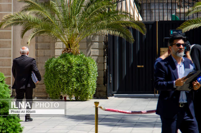 حاشیه جلسه هیات دولت - ۵ شهریور