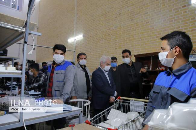 معاون  وزارت صنعت، معدن و تجارت باحضور در شهرک های صنعتی سبزوار