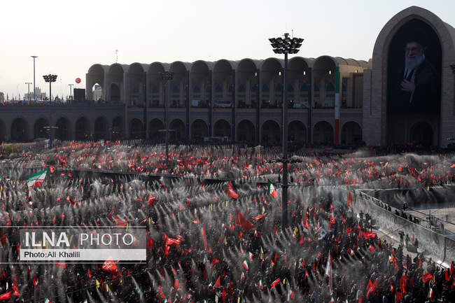 اقامه نماز بر پیکر رهبر شهید انقلاب در مصلای تهران / 7