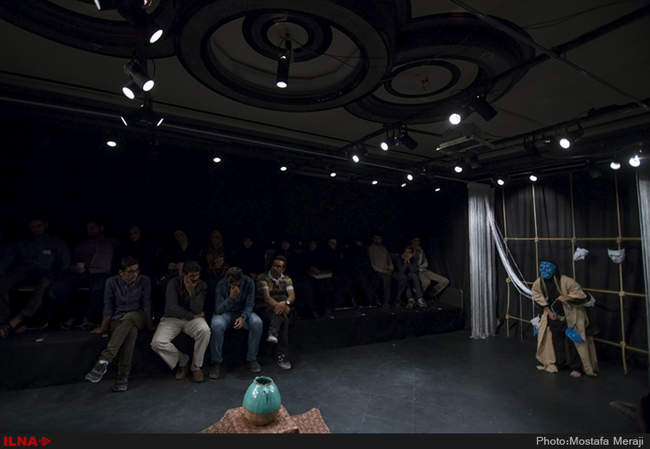 نمایش مسافران در قم به روی صحنه رفت
