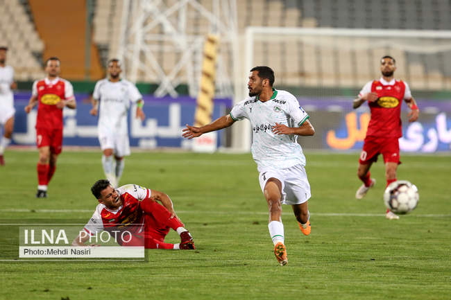 دیدار تیمهای فوتبال پرسپولیس تهران و ذوب آهن اصفهان