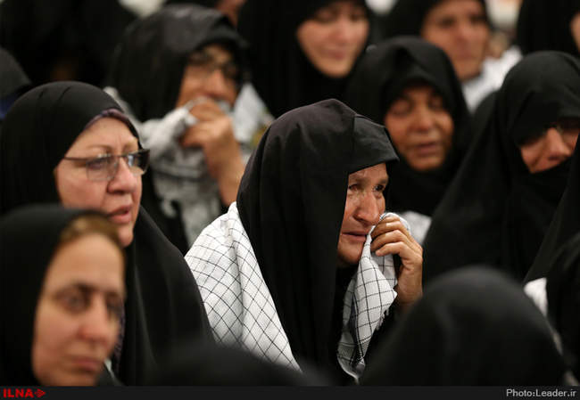 دیدار جمعی از خانواده‌های شهدای منا و حادثه مسجدالحرام با رهبر معظم 