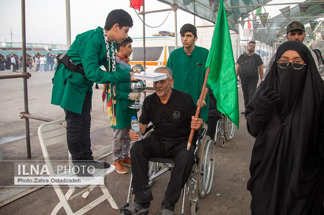 عبور زائران اربعین حسینی از مرز شلمچه