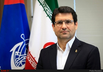 برای تخلیه بار کشتی‌ها هیچ مشکلی در مبادلات مالی نداریم/ صف کشتی‌ها به دلیل افزایش واردات کالای اساسی است/ تخلیه ۱۰۰ هزار تن کالای اساسی در یک شبانه روز