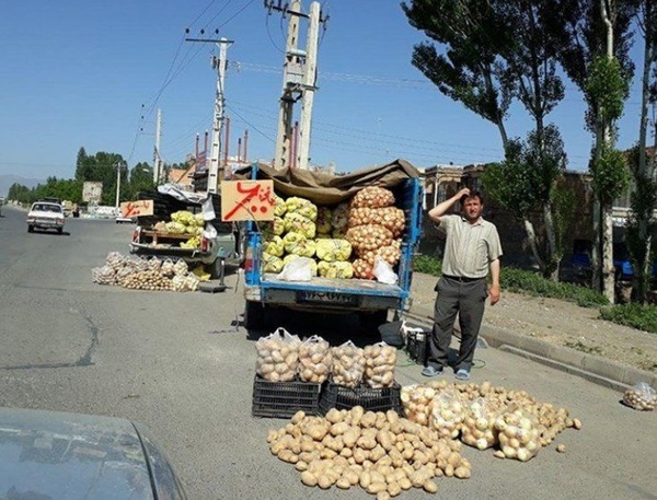 بیتوجهی مدیریت شهری ارومیه به حل مشکلات دستفروشان / فعالیت ۲۵۰۰ وانت بار سیار در شهر بیتوجهی مدیریت شهری ارومیه به حل مشکلات دستفروشان / فعالیت ۲۵۰۰ وانت بار سیار در شهر