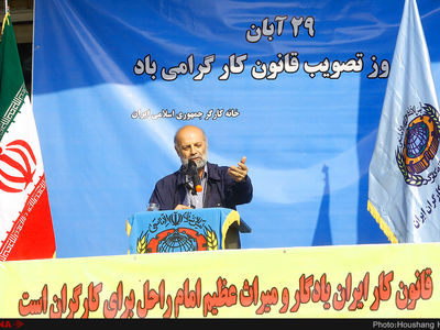 هر دستی را که به ضرر کارگران قانون بنویسد قطع می‌کنیم
