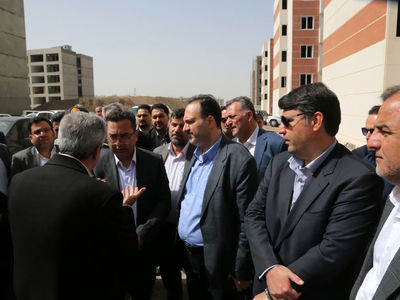 معاون وزیر راه و شهرسازی از نهضت ملی مسکن قزوین بازدید کرد