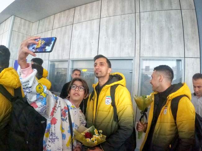 تصاویری از ورود تیم ملی فوتسال به لارستان 