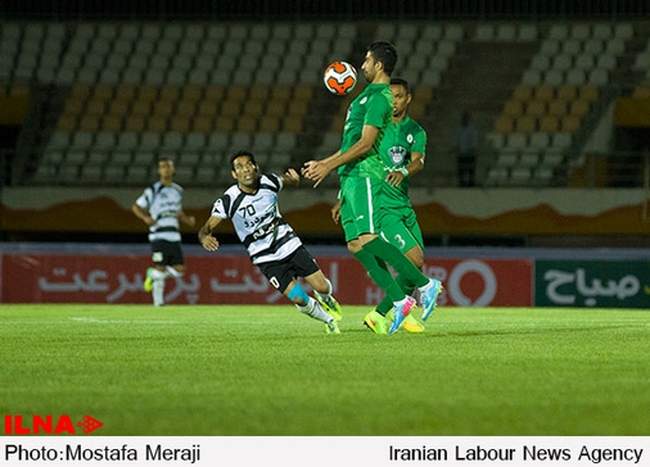 بازی فوتبال صبا قم و ذوب آهن اصفهان