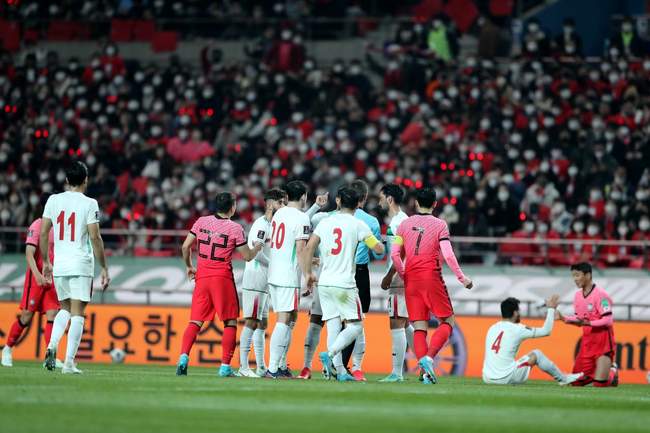 گزارش تصویری نیمه اول بازی کره جنوبی و ایران