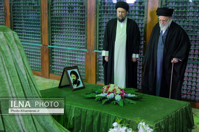 حضور رهبر انقلاب در مرقد بنیانگذار جمهوری اسلامی ایران