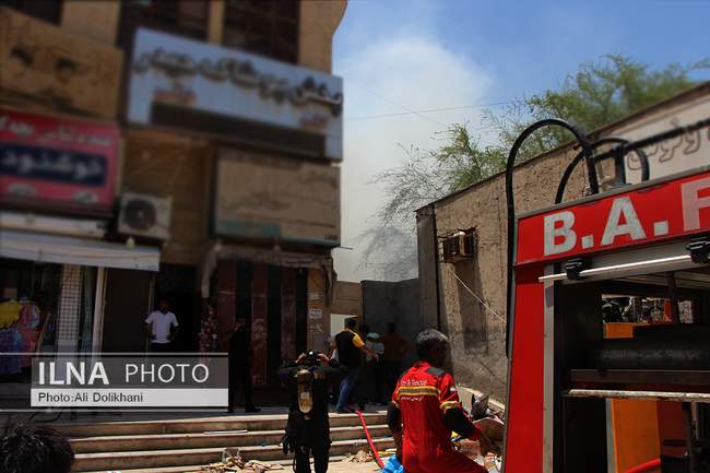 آتش سوزی در محل انباشت ضایعات در بازار بندرعباس