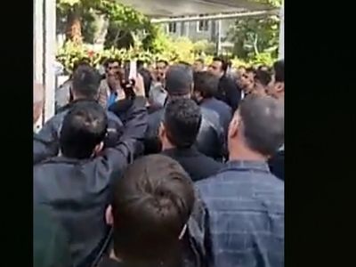 تجمع مرغداران مقابل وزارت کشاورزی در اعتراض به وضع نهاده‌های دامی