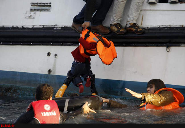 غرق شدن قایق مهاجران در دریای اژه