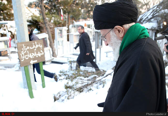 گزارش تصویری حضور رهبر انقلاب در مرقد مطهر امام راحل و گلزار شهدا