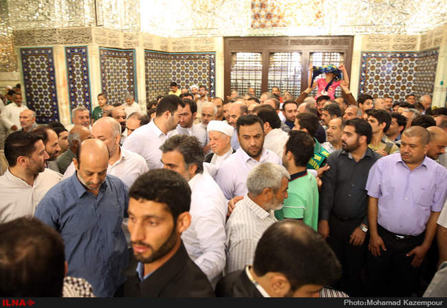 حضور آیت الله هاشمی رفسنجانی در حرم حضرت علی بن موسی الرضا (ع)