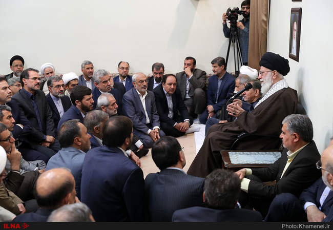  دیدار جمعی از مسئولان و مدیران نظام با رهبر انقلاب