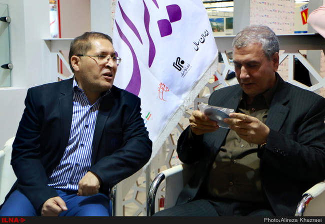 بازدید علی ربیعی وزیر تعاون، کار ورفاه اجتماعی ازنمایشگاه مطبوعات و 