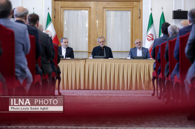 حضور رییس جمهور در جمع مدیران ارشد وزارت امور خارجه