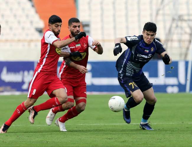 گزارش تصویری نیمه اول بازی پرسپولیس و پیکان