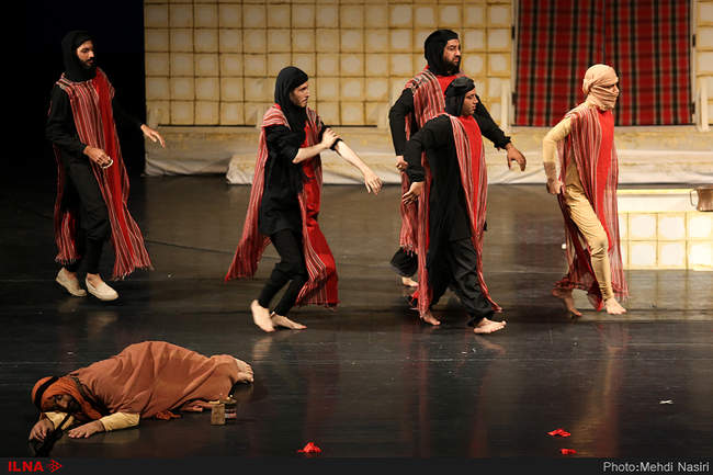 نمایش«مردی در آینه»